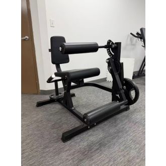 PLATE LOADED LEG EXTENSION / CURL